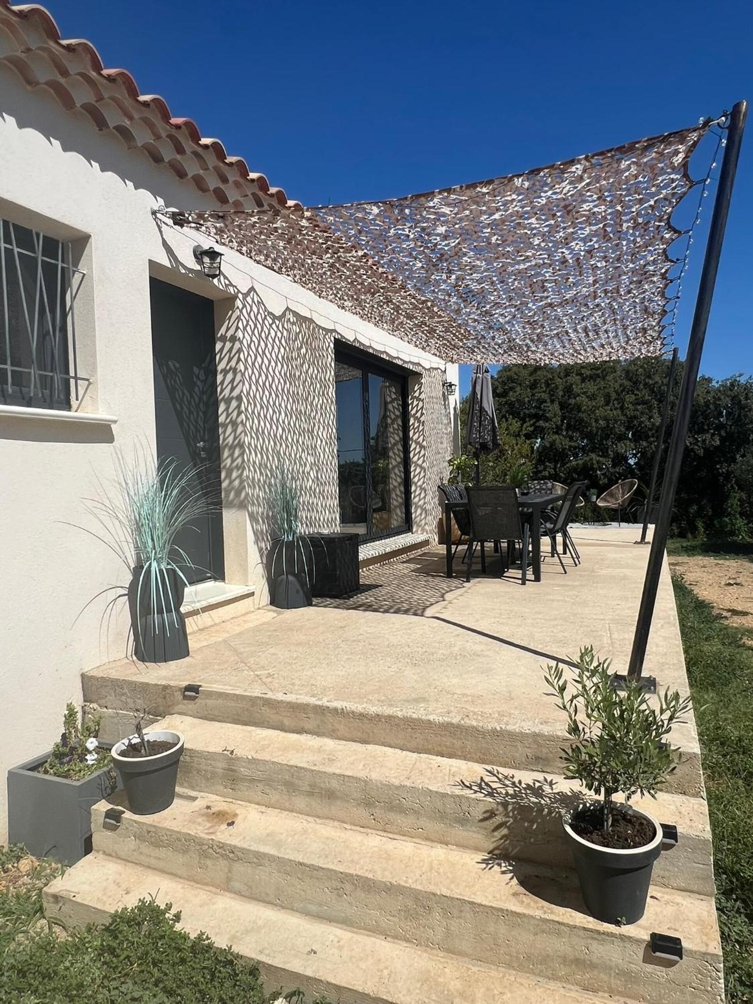 Agreable Villa Recente Au Coeur D'Un Charmant Petit Village Sernhac Exterior foto